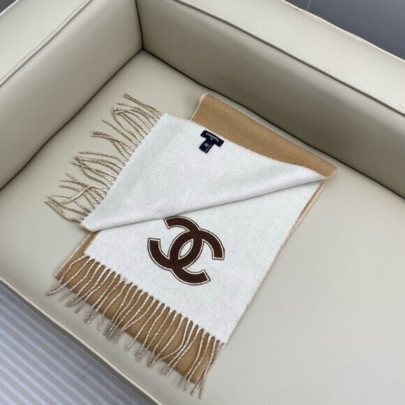 Chanel Opulent Two-Tone Wrap - Picture 3 of 7